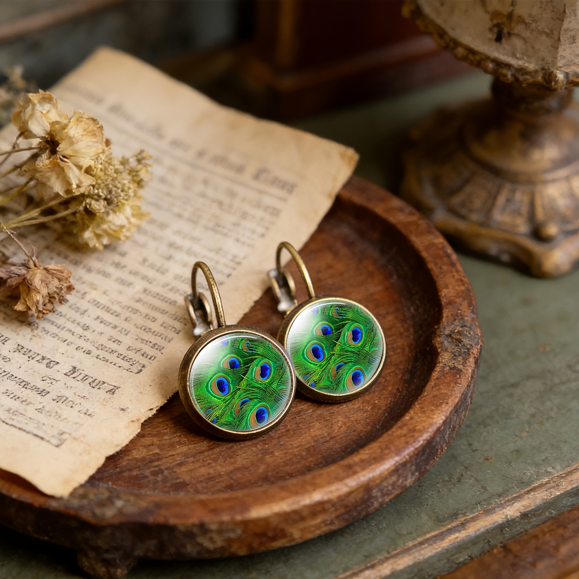 2pcs Cyan Round Classical Earrings with Rooster Feather Pattern